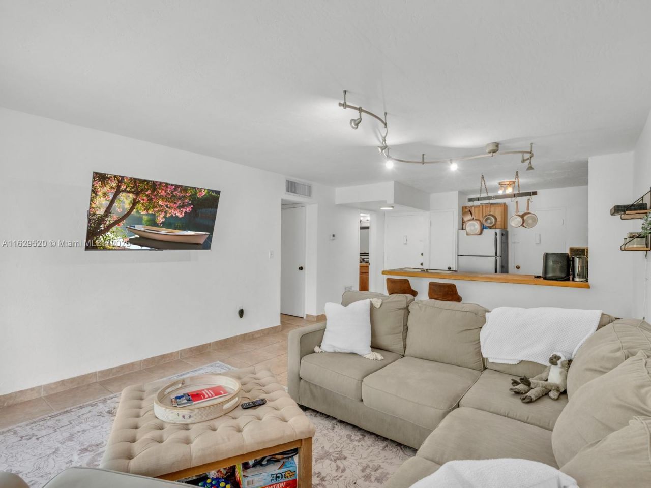 7403 SW 82nd St, Unit 201N, Miami, FL 33143 Photo