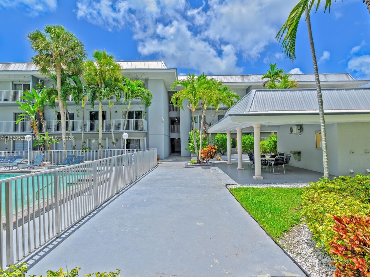 7403 SW 82nd St, Unit 201N, Miami, FL 33143 Photo