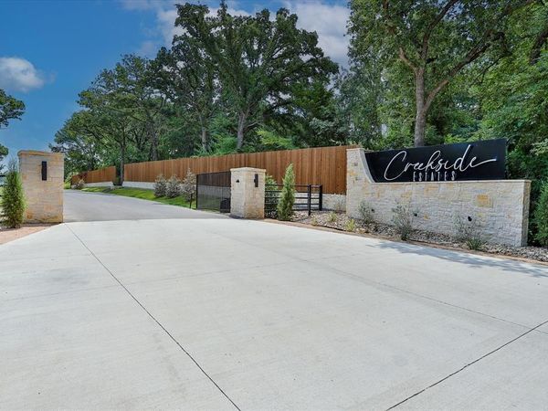 2001 Meadow Bend Court, Aledo, TX 76008