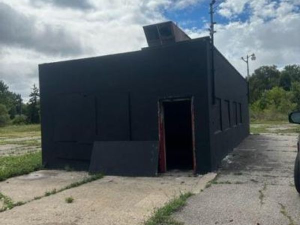 1401 N DORT, Flint, MI 48506