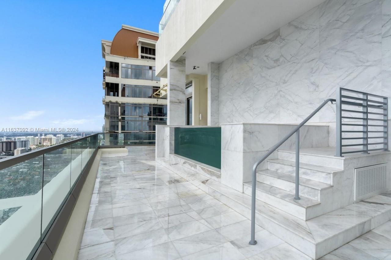 17901 Collins, Unit Ph4705, Sunny Isles Beach, FL 33160 Photo