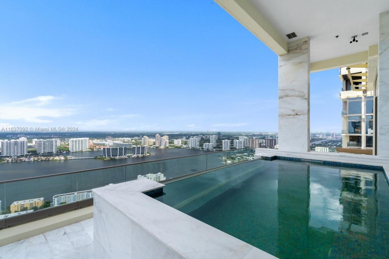 17901 Collins, Unit Ph4705, Sunny Isles Beach, FL 33160 Photo