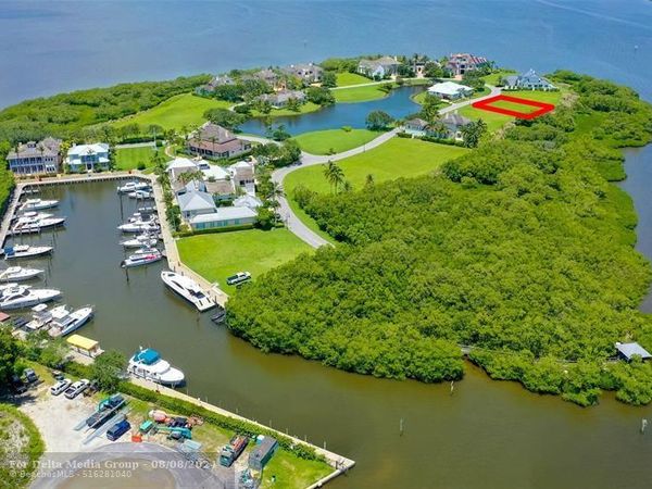 9260 E Marsh Island Dr, Vero Beach, FL 32963