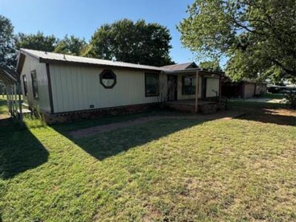 501 N Cedar Street, Seiling, OK 73663