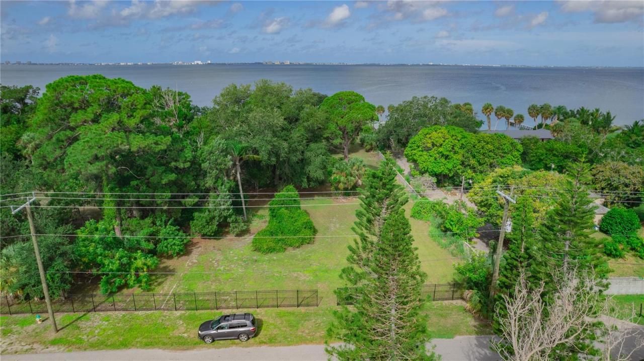 8258 Longbay Boulevard, Sarasota, FL 34243 Photo