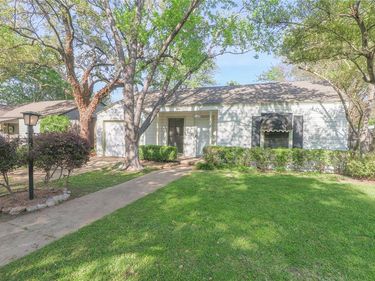 704 N Bailey Avenue, Fort Worth, TX 76107