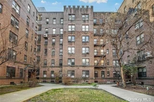 42-20 Kissena Boulevard, Unit C7, Flushing, NY 11355 Main Photo
