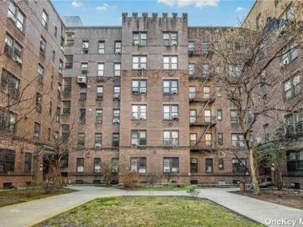 42-20 Kissena Boulevard, Unit C7, Flushing, NY 11355