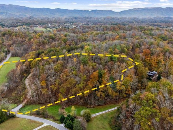 703 N Knob Creek Rd, Seymour, TN 37865