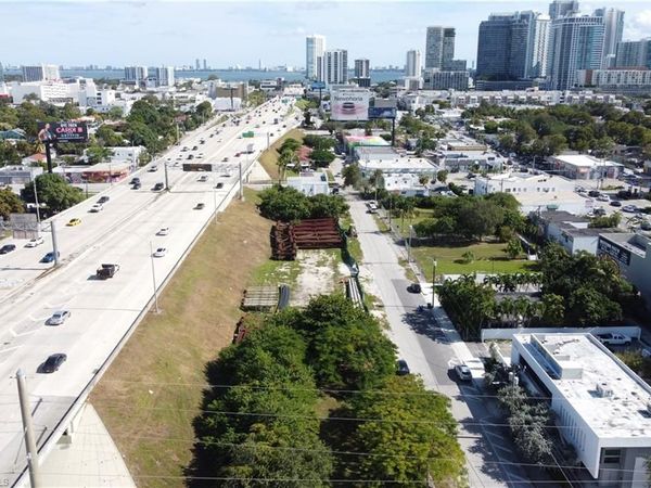 321 NW 37 ST, MIAMI, FL 33127