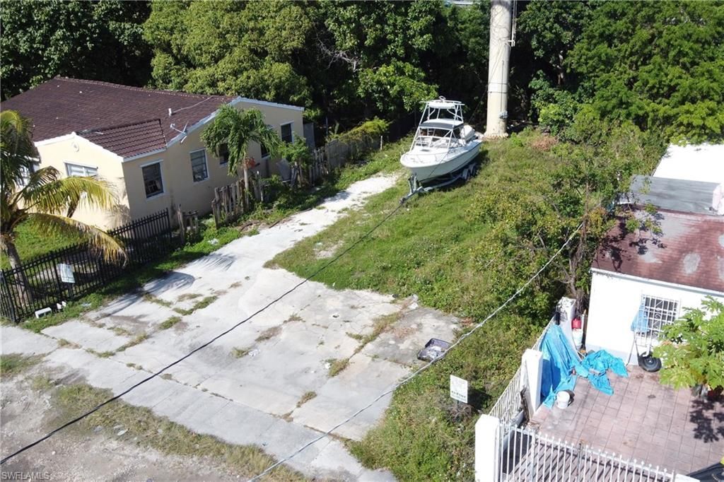 321 NW 37 St, Miami, FL 33127 Photo