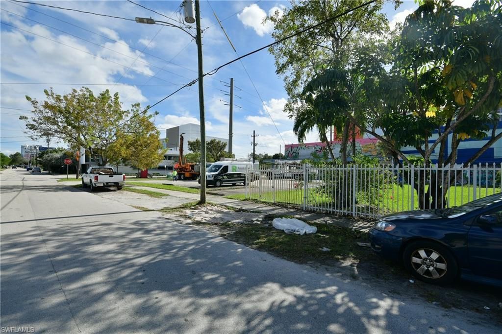 321 NW 37 St, Miami, FL 33127 Photo