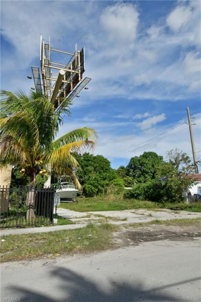 321 NW 37 St, Miami, FL 33127 Photo