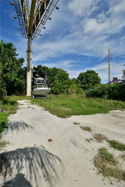 321 NW 37 St, Miami, FL 33127 Photo