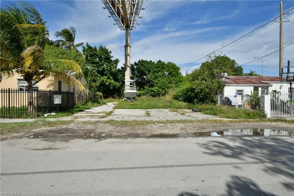 321 NW 37 St, Miami, FL 33127 Photo