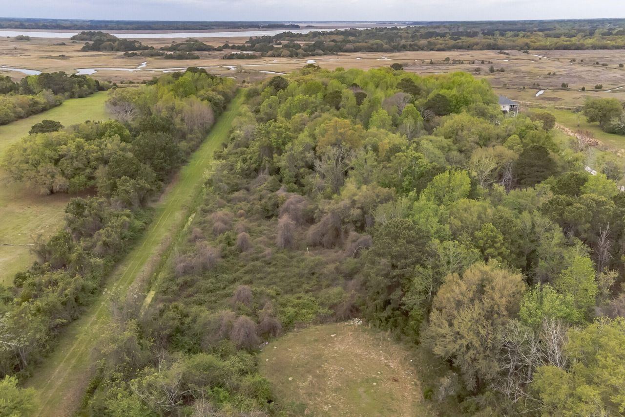 2165 Rosebush Lane Photo 5