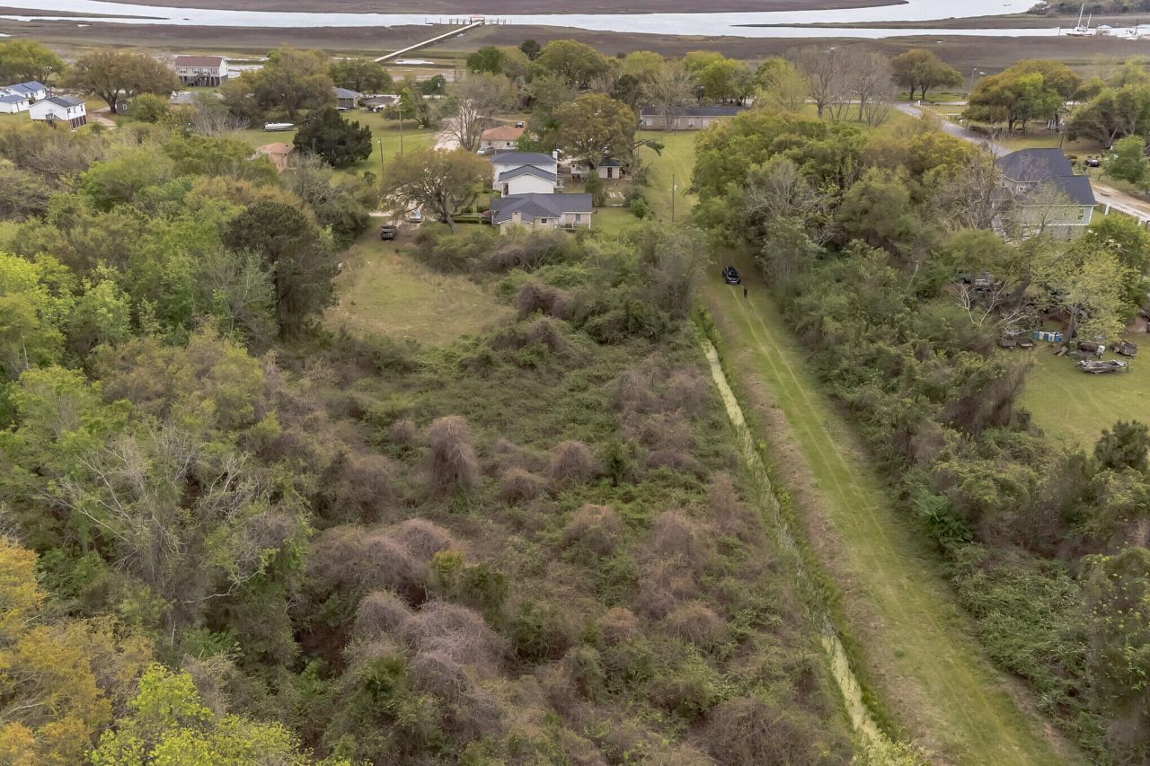 2165 Rosebush Lane Photo 7