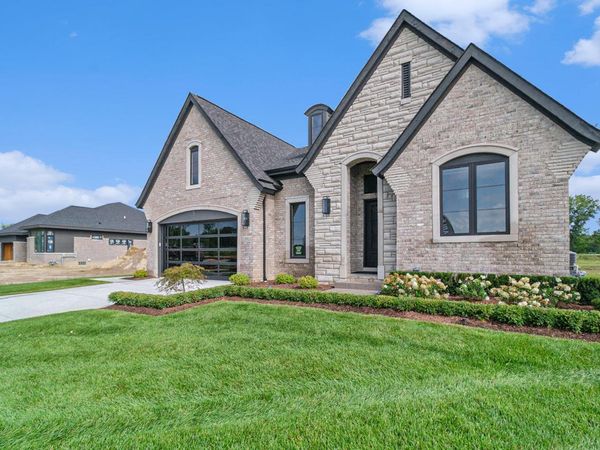 13953 Quail View Drive, Washington, MI 48094