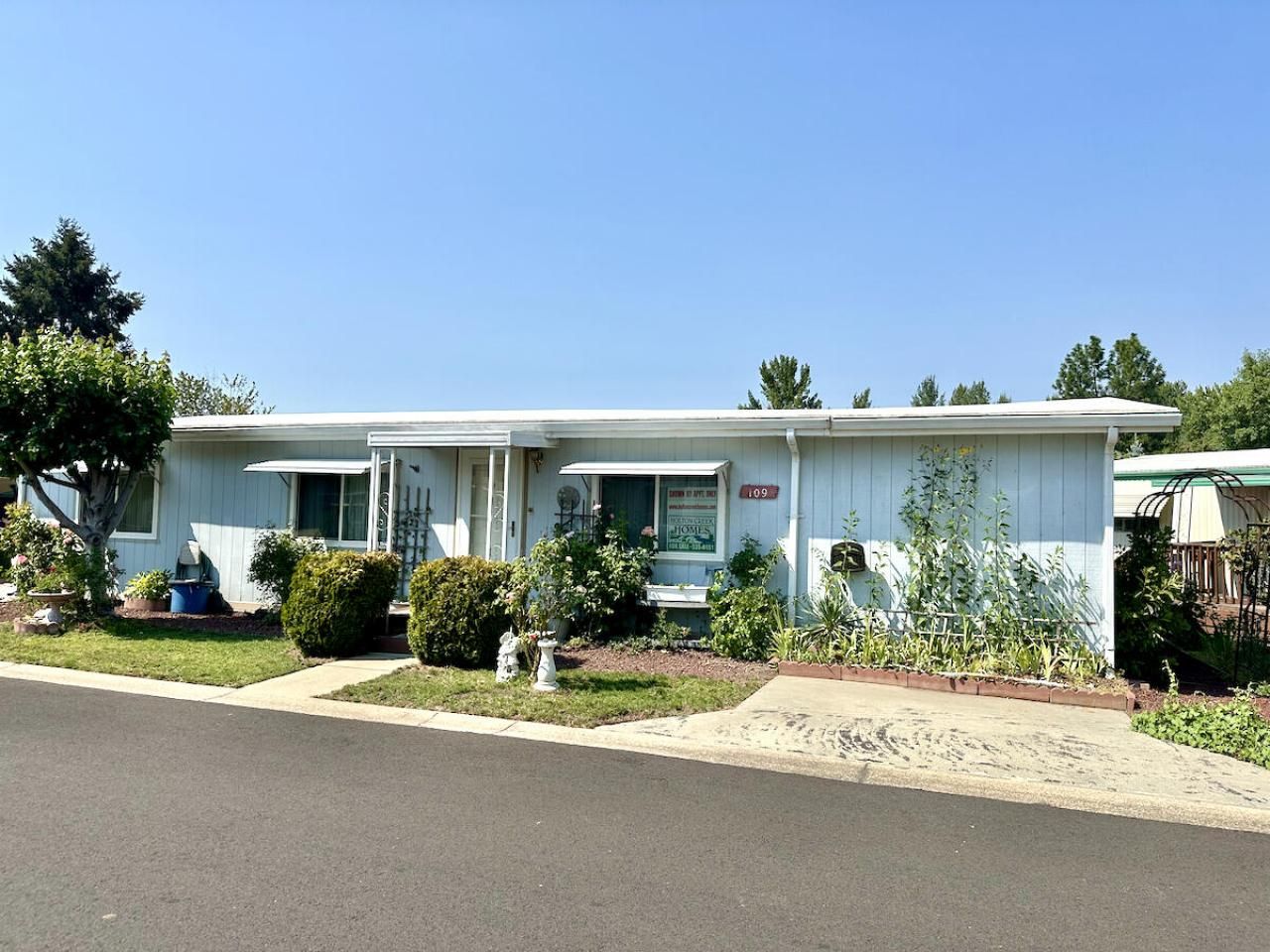 3431 S Pacific Highway, Unit SPC 109, Medford, OR 97501 Main Photo