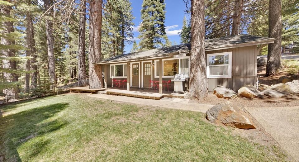 334 Peninsula Drive, Lake Almanor, CA 00000 Photo