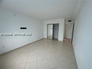400 Kings Point Dr, Unit 320, Sunny Isles Beach, FL 33160 Photo