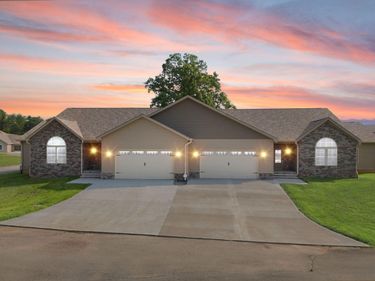 118 A W Canterbury Drive, Bronston, KY 42518