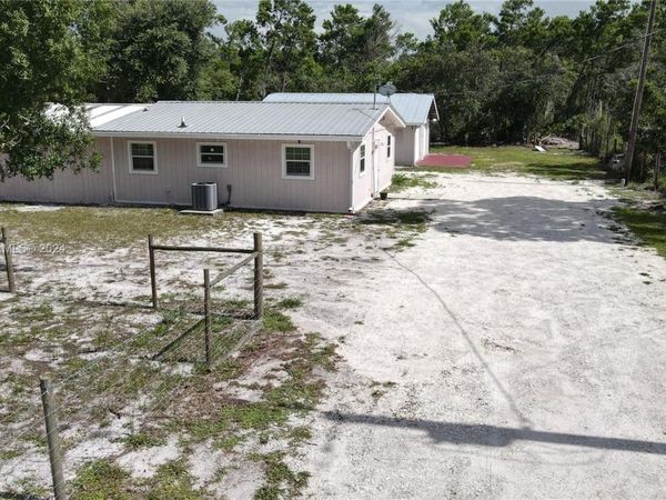 2761 Lake Josephine Dr, Sebring, FL 33875