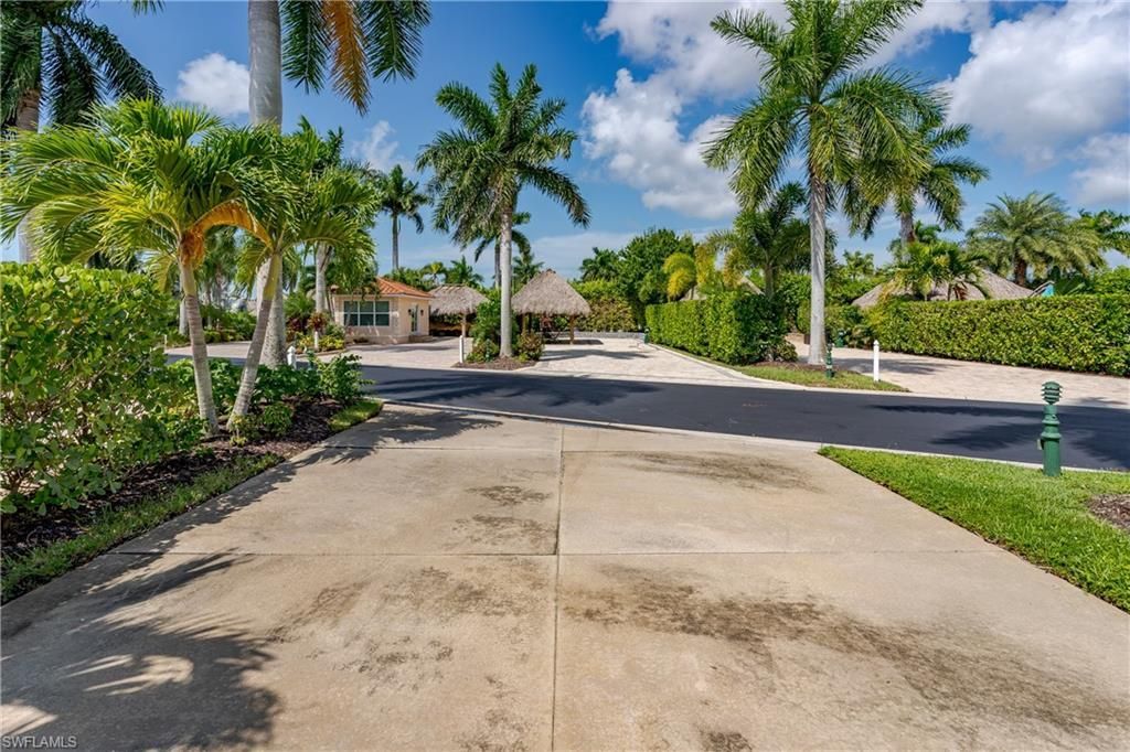 13562 Snapper Ln, Naples, FL 34114 Photo