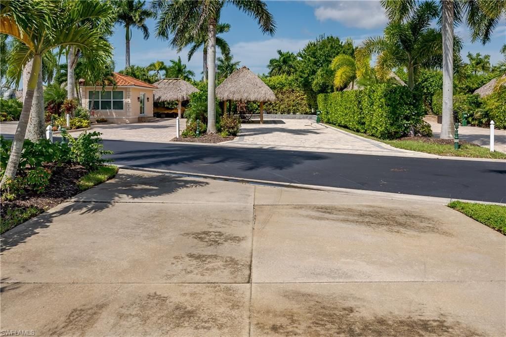 13562 Snapper Ln, Naples, FL 34114 Photo