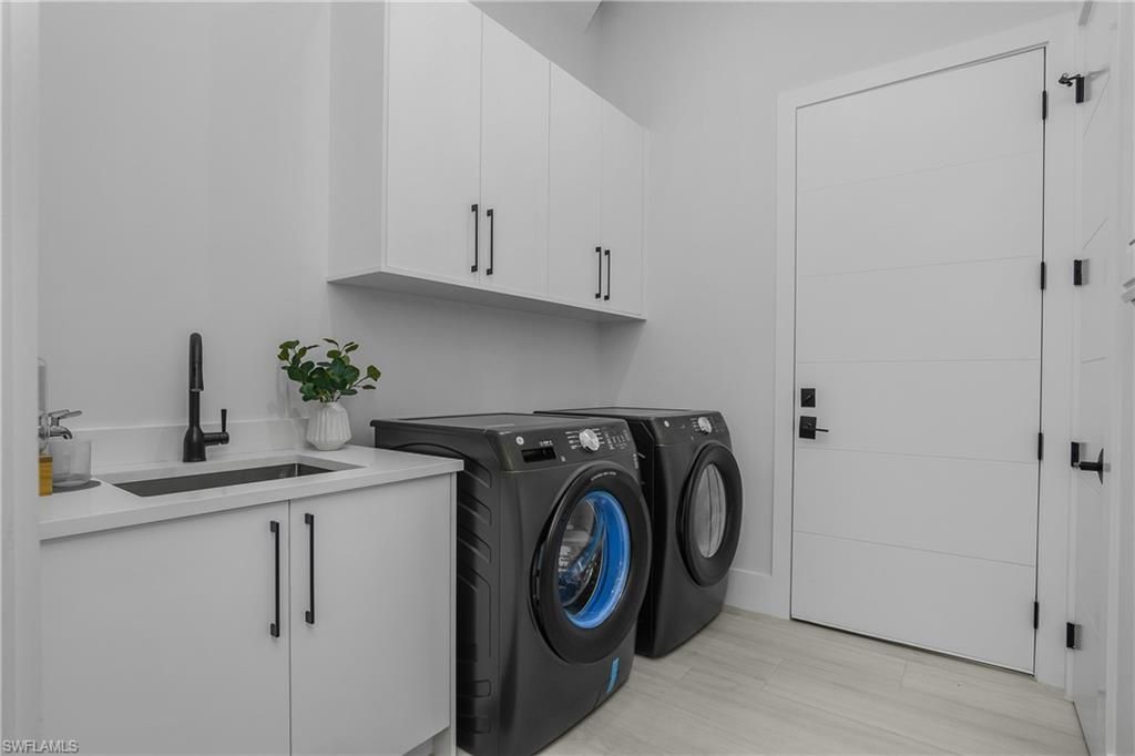 788 9th St Sw, Naples, FL 34117 Photo