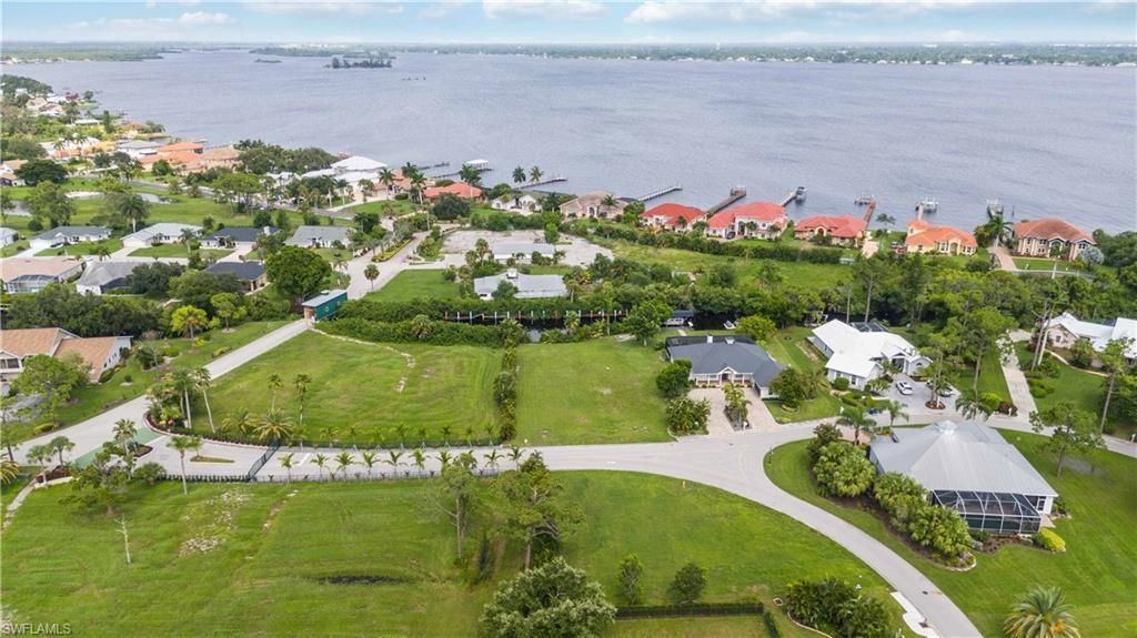 6104 Marsh Point Ln, North Fort Myers, FL 33917 Photo