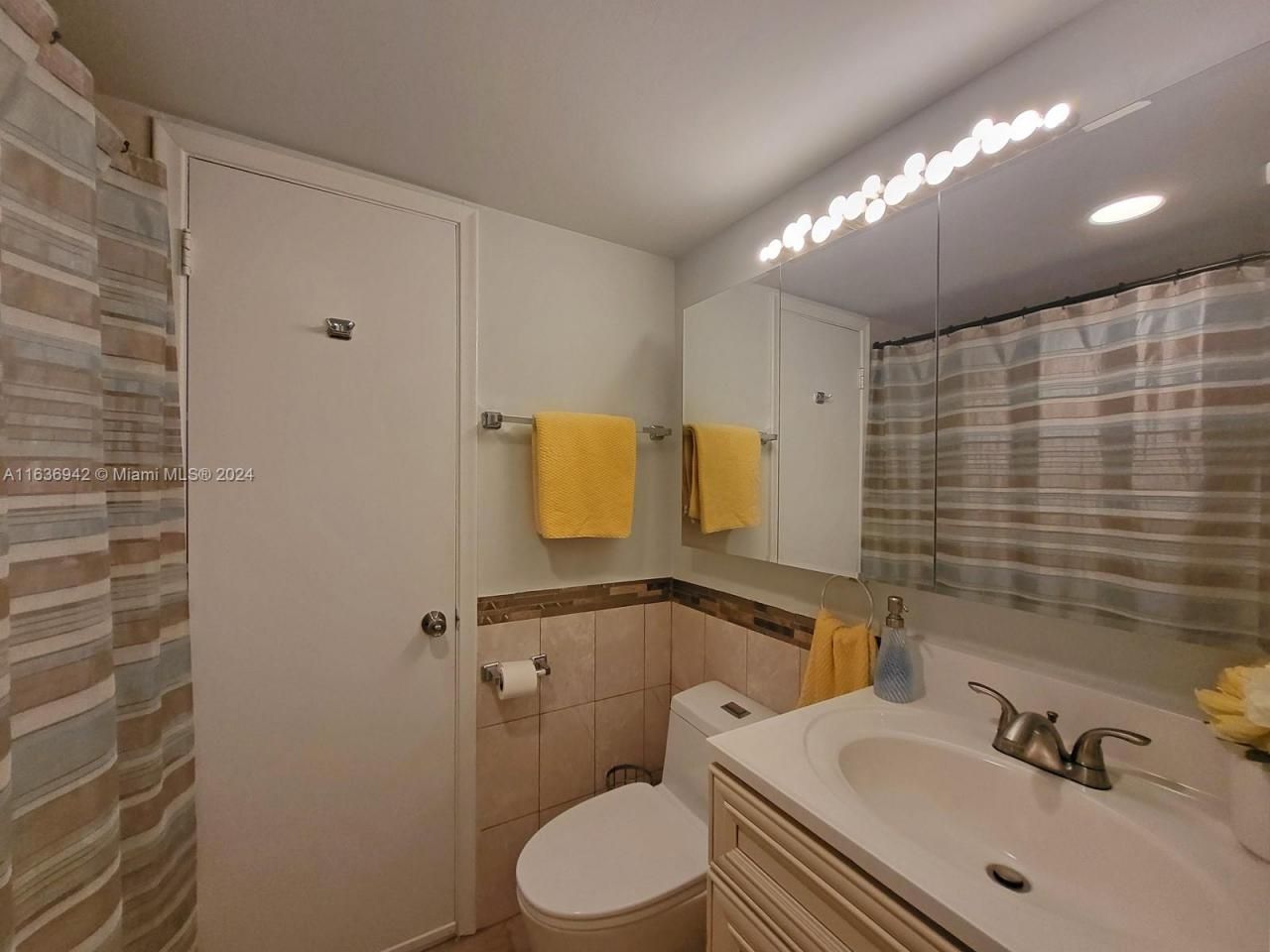 1825 S Ocean Dr, Unit 206, Hallandale Beach, FL 33009 Photo