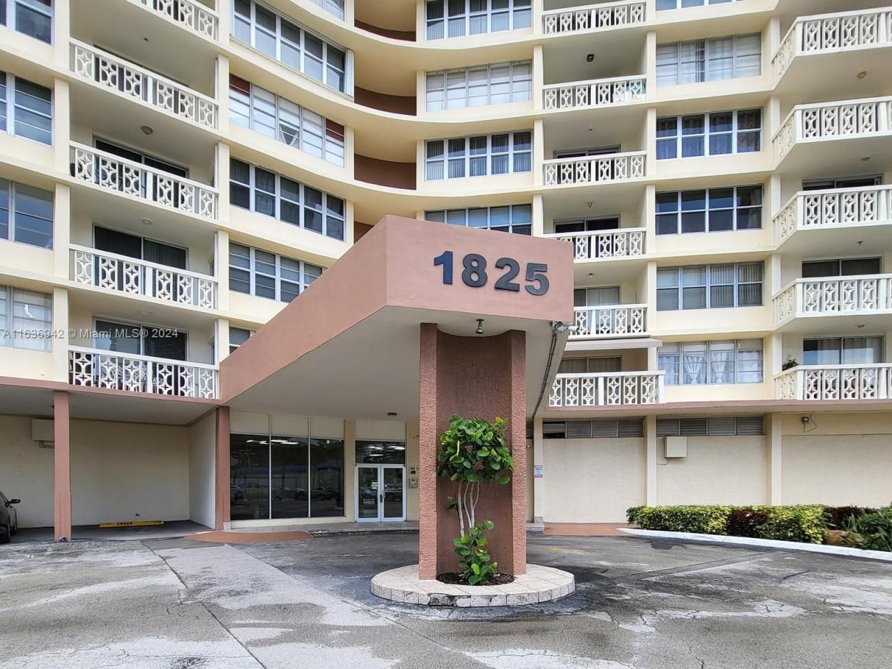 1825 S Ocean Dr, Unit 206, Hallandale Beach, FL 33009 Photo