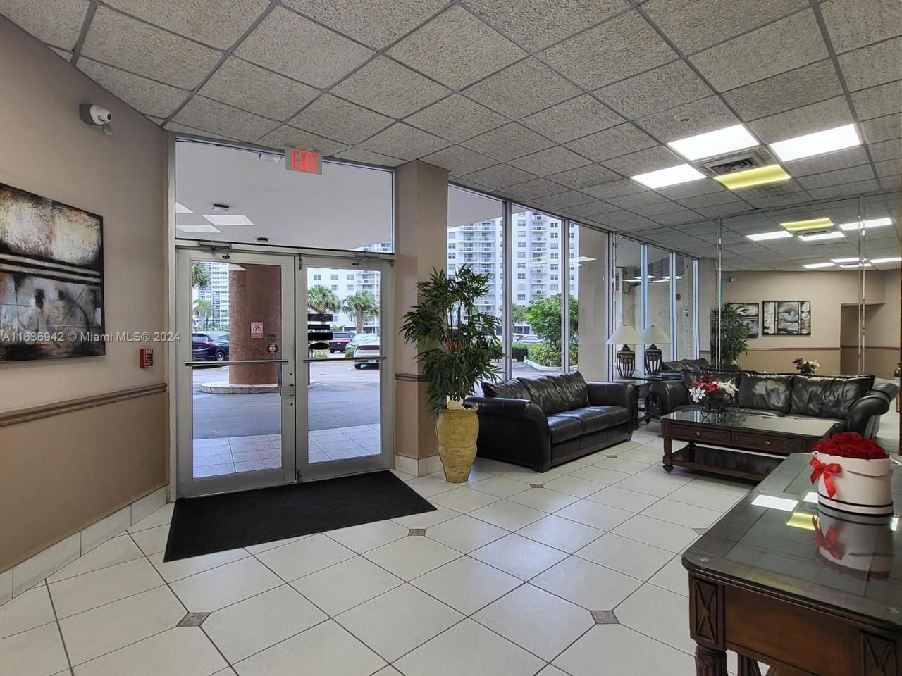 1825 S Ocean Dr, Unit 206, Hallandale Beach, FL 33009 Photo