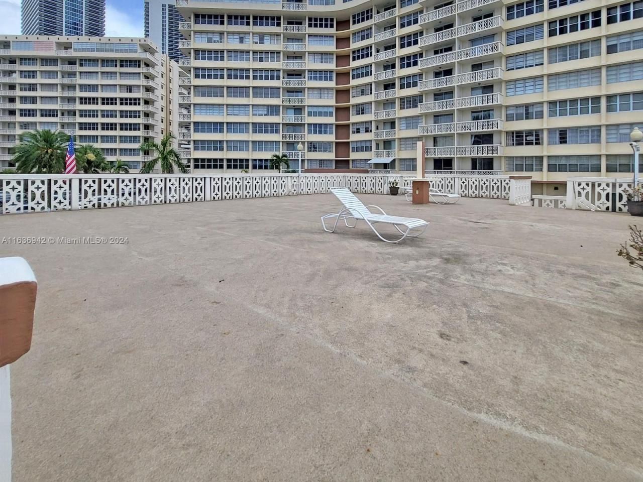 1825 S Ocean Dr, Unit 206, Hallandale Beach, FL 33009 Photo