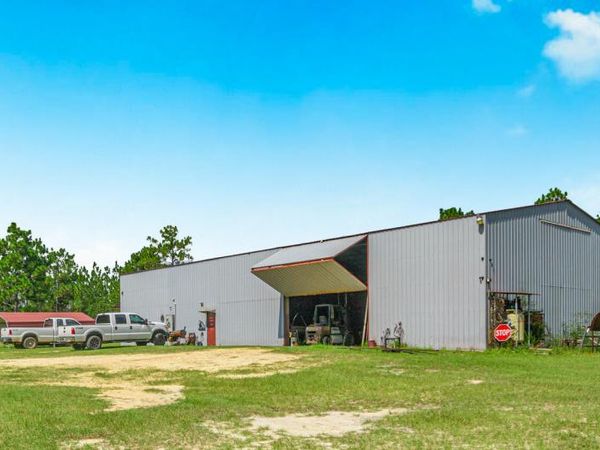 5263 Coy Burgess Loop, DeFuniak Springs, FL 32435