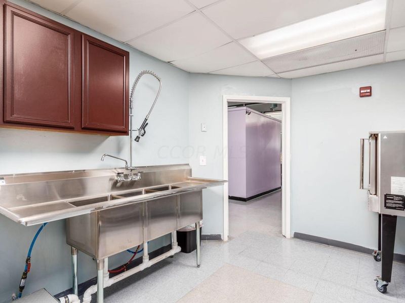 3530 Soldano Boulevard, Columbus, OH 43228 Photo 12