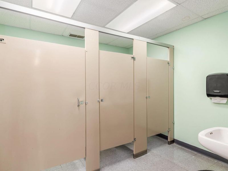 3530 Soldano Boulevard, Columbus, OH 43228 Photo 23