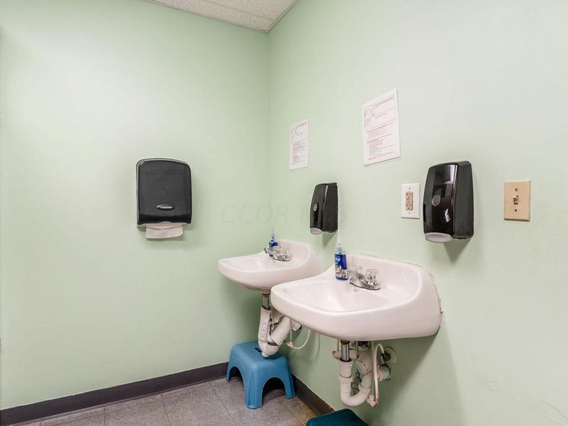 3530 Soldano Boulevard, Columbus, OH 43228 Photo 24