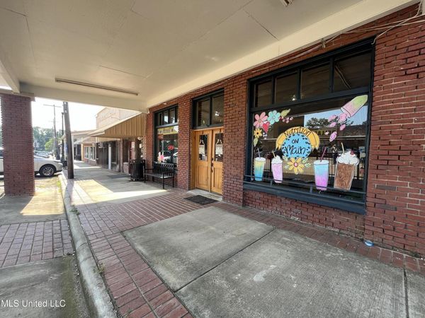 404 Main Avenue Avenue, New Hebron, MS 39140