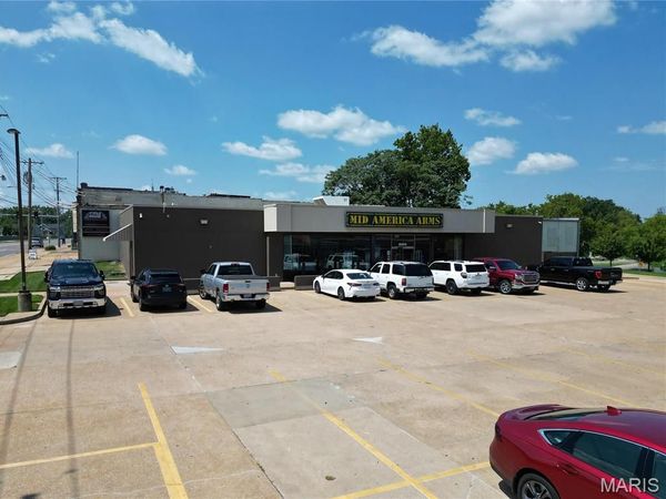 8205 Gravois Road, St Louis, MO 63123