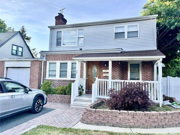 21 Linden Road, Valley Stream, NY 11580