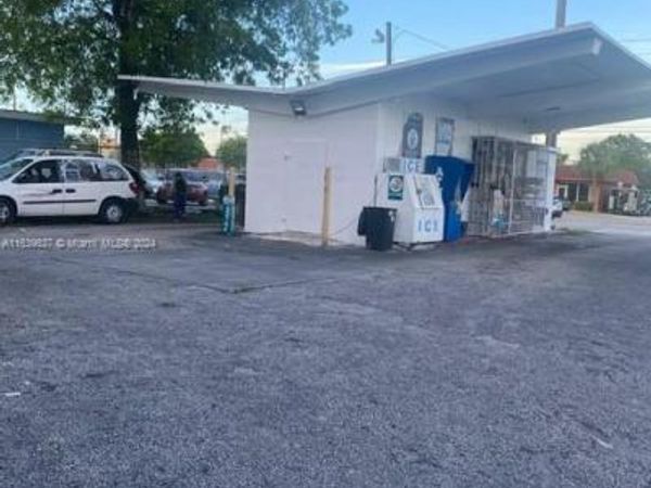 891 SW 27th Ave, Fort Lauderdale, FL 33312