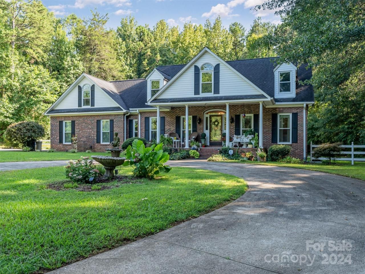 10227 Mount Holly Road, Charlotte, NC 28214 Main Photo