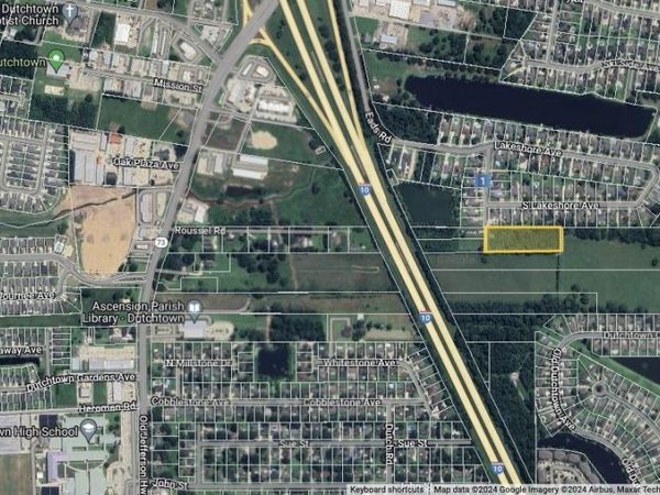 13365 W Lakeshore Dr, Prairieville, LA 70769