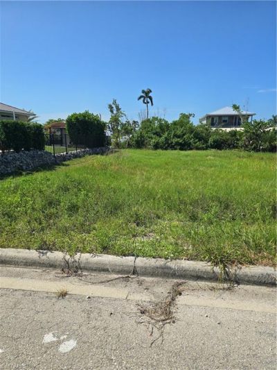 2823 Cussell Dr, Saint James City, FL 33956 Photo