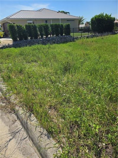 2823 Cussell Dr, Saint James City, FL 33956 Photo