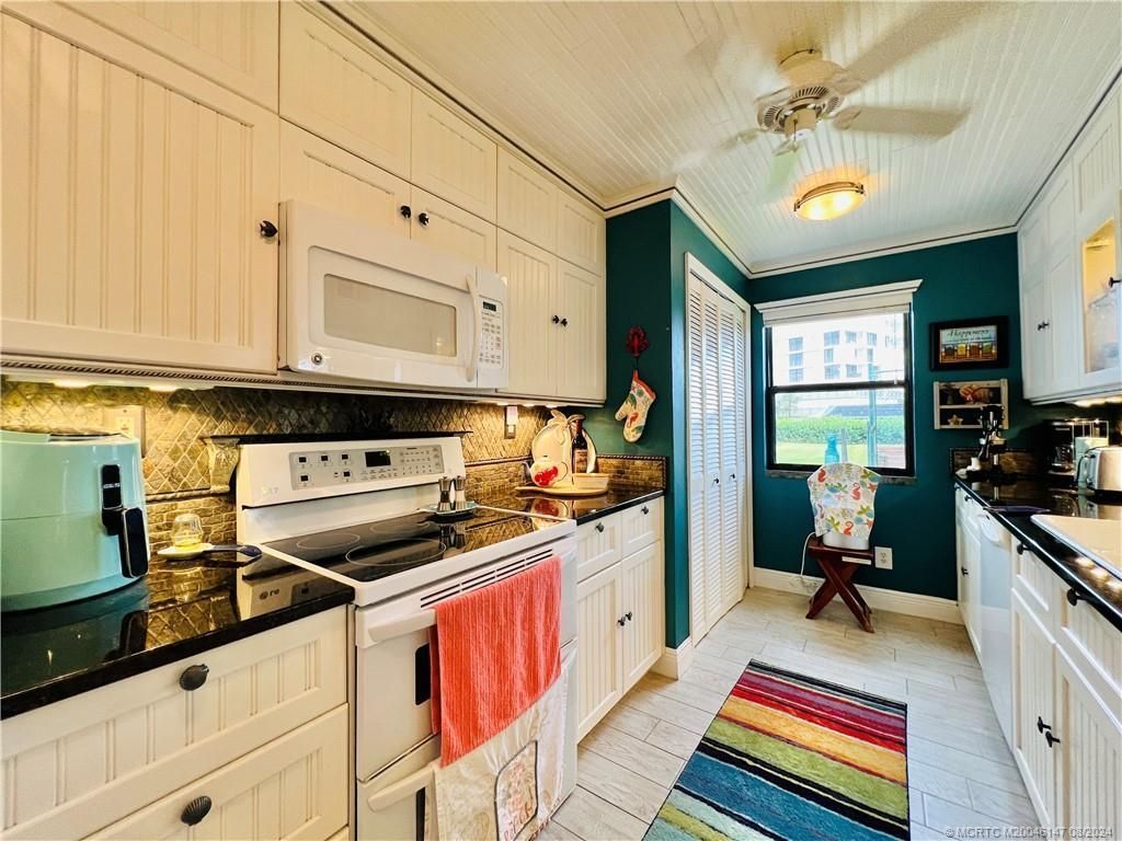 10044 S Ocean Drive, Unit 102, Jensen Beach, FL 34957 Photo