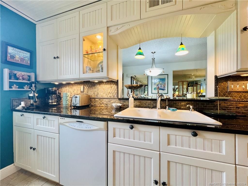 10044 S Ocean Drive, Unit 102, Jensen Beach, FL 34957 Photo