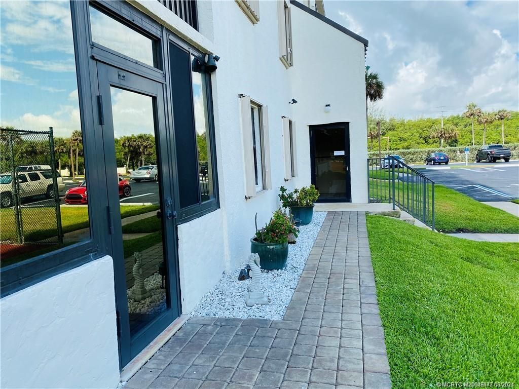 10044 S Ocean Drive, Unit 102, Jensen Beach, FL 34957 Photo